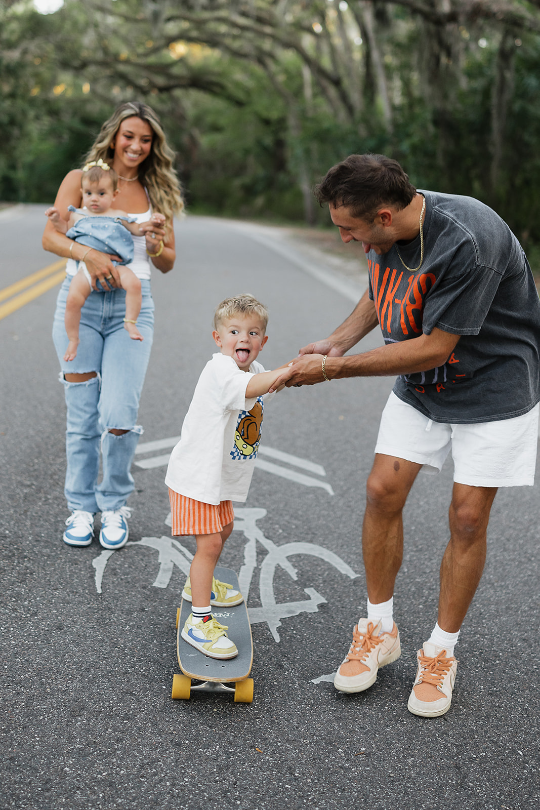 A relaxed family session in the park filled with candid moments, natural light, and easy, playful portraits. This casual outdoor family photography session captures genuine connection and everyday joy in a timeless, documentary-inspired way.